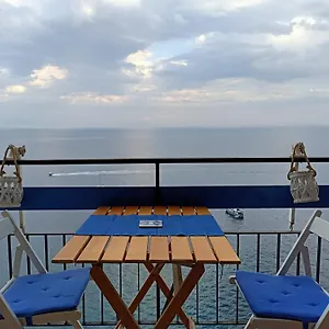 amalfi-panoramic-coast.hotels-amalfi.com/